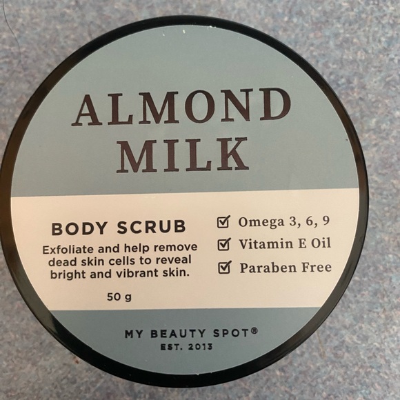 Set of 3 Body Scrubs + Bonus Nail Kit - Picture 5 of 10